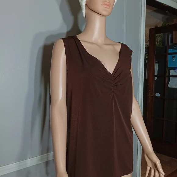 Size 3X brown tank top blouse. - Picture 5 of 8
